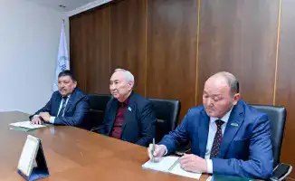 Встреча акима Абай с депутатом Жигули Дайрабаевым