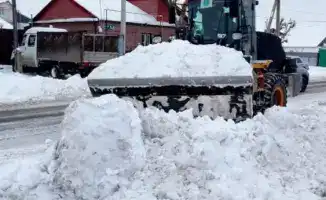 В Астане mobilized over 1,500 units of special equipment for nighttime snow removal operations