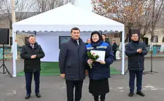 Аким области Нурлыбек Налибаев встретился с сотрудниками «Қызылорда автобус паркі» и «Қызылорда су жүйесі» для поздравления с Новым годом