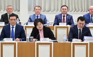 В Астане стартовало первое заседание Комиссии по конституционной реформе: Ерлан Карин представил 8 предложенных нововведений