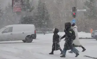 Штормовые предупреждения в Казахстане: как погодные условия влияют на повседневную жизнь граждан