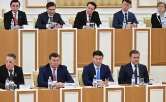 В Казахстане предложили внести изменения в Конституцию для укрепления светскости, акцентируя внимание на необходимости четкой нормы о светском характере системы образования и воспитания, что стало ответом на рост фанатизма и радикализма в обществе.