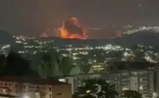 В столице Венесуэлы — Каракасе — прогремели взрывы, передаёт Tengrinews.kz со ссылкой на местное издание El Nacional.