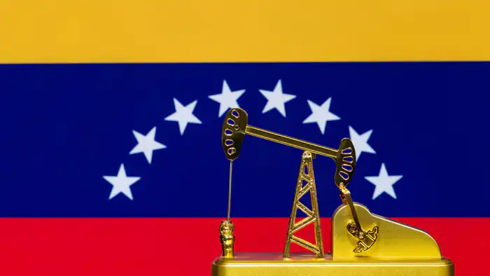 Временные власти Венесуэлы передадут США нефть на сумму до 2 миллиардов долларов, как заявил американский президент Дональд Трамп. Актобе