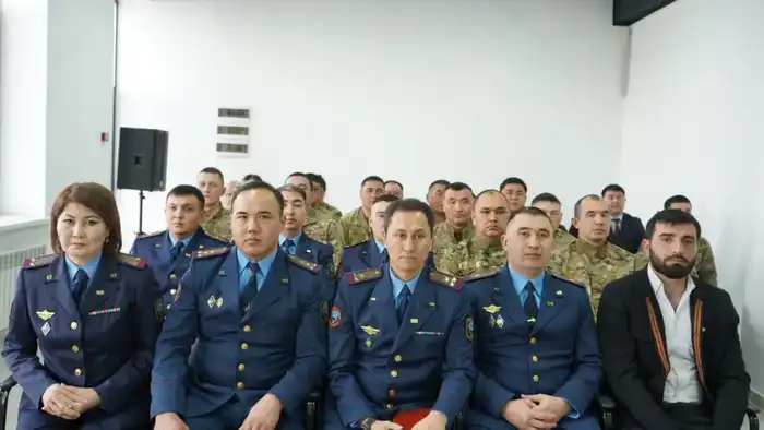 Награждение гражданина за спасение подростков в Алматинской области Актобе
