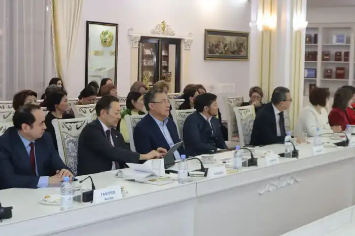 Книги Шоры Сарыбаева: ключ к языковым тайнам? Актобе