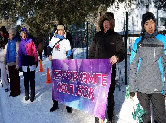 «Снежные трассы против террора»: лыжный забег в Семее объединил более 200 спортсменов Актобе