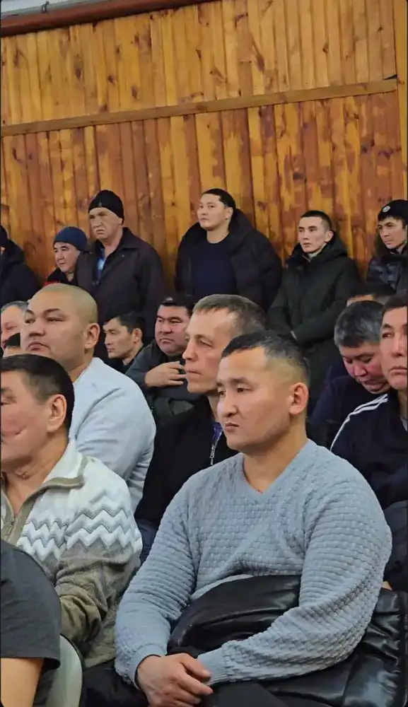 Обсуждение правовых вопросов на встрече с сотрудниками АО "Астана-Теплотранзит" для повышения правовой грамотности Актобе