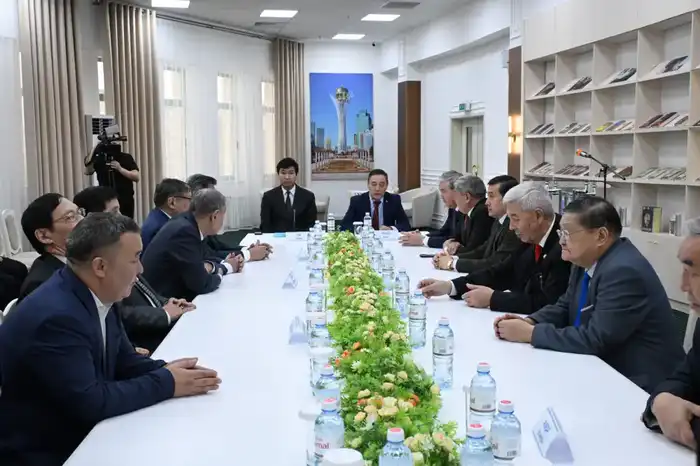 Круглый стол о творческом наследии Шерхана Муртазы прошел в Астане Актобе