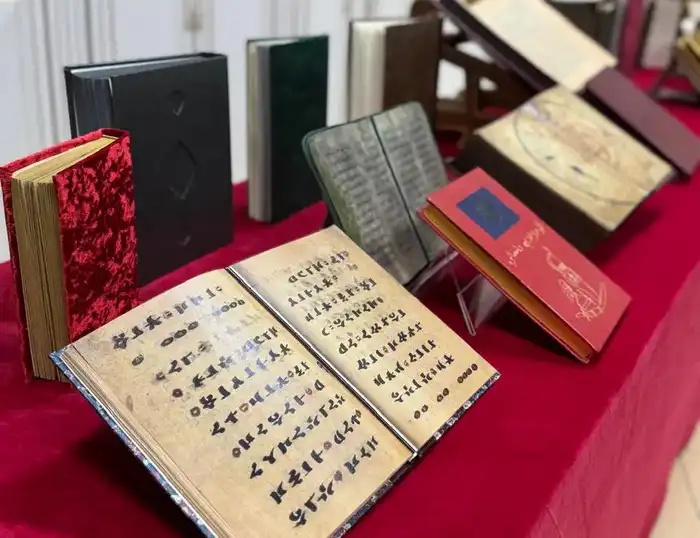 Редкие рукописи VIII–XIX веков в университете Туран Актобе