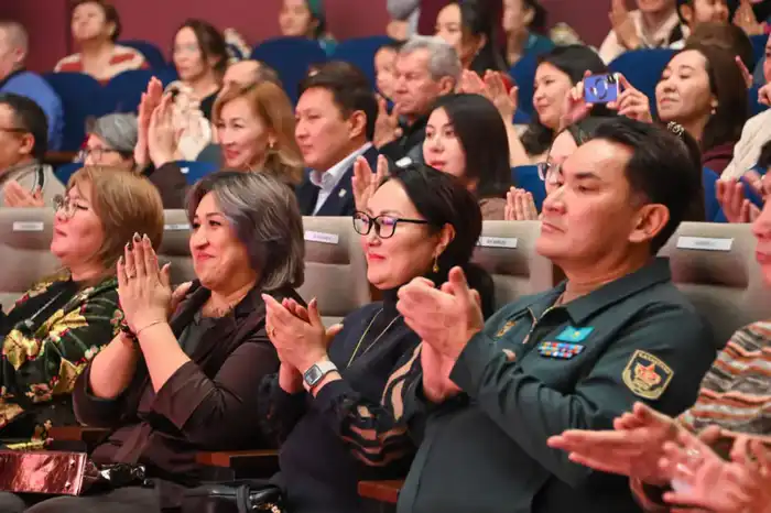 В Астане состоялся отчетный концерт студии «Жас сарбаз» имени Нургисы Тлендиева (2)