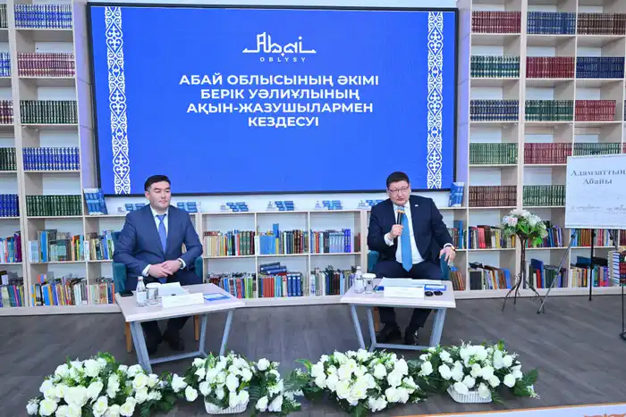 Встреча акима области с местными литераторами: поддержка культурных инициатив и предстоящий республиканский конкурс Актобе