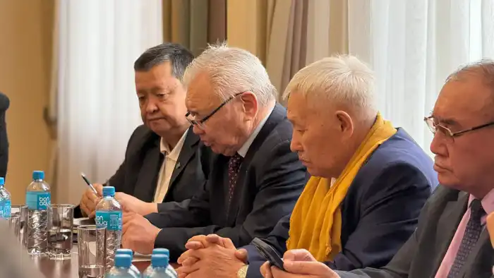 В Союзе писателей Казахстана обсудили проект новой Конституции (2)