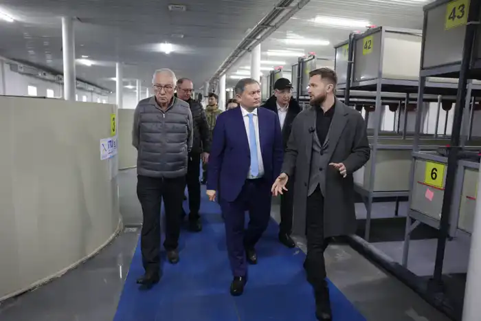 Тараз: Саясат Нурбек на рыбном заводе университета Актобе