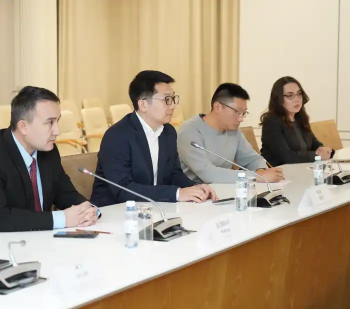 В ТУРКЕСТАНЕ ПРОВЕДЕНЫ ПЕРЕГОВОРЫ ПО ОТКРЫТИЮ ЛОГИСТИЧЕСКОГО ЦЕНТРА ДЛЯ ПЕРЕВОЗКИ ТОВАРОВ В ЕВРОПУ (5)