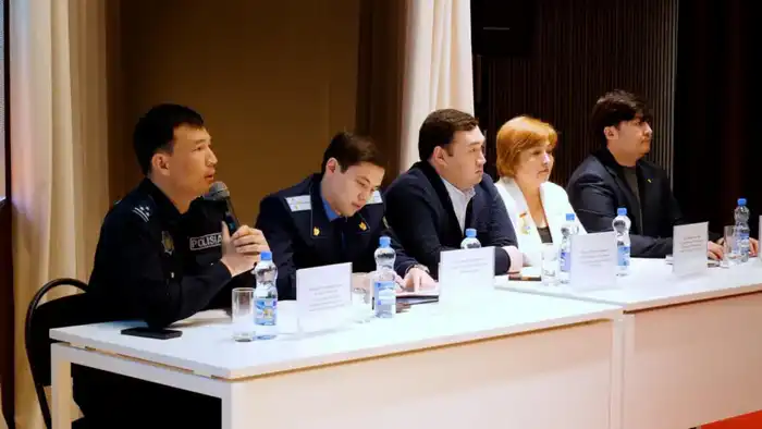 «Закон и порядок»: в Астане старшеклассников научили избегать ловушек на пути к взрослой жизни Актобе