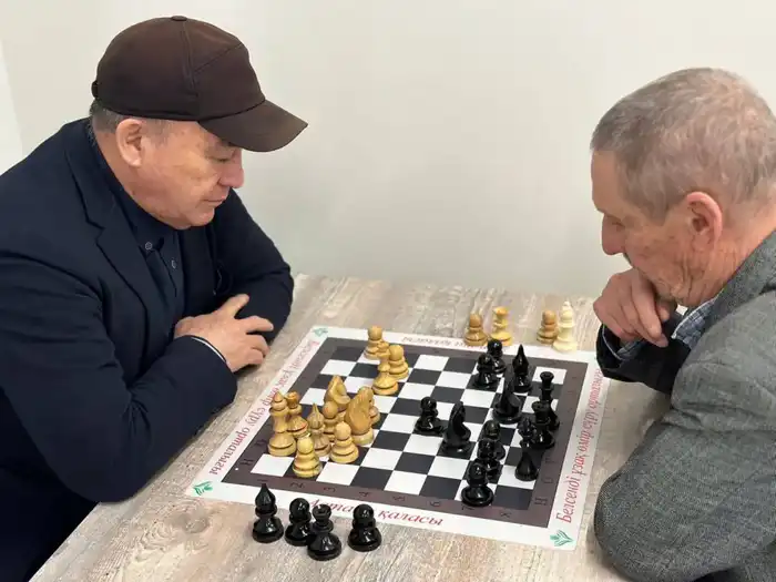 Турнир по шашкам для пенсионеров в Астане Актобе