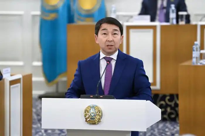 Бакыт Нурмуханов о новой Конституции однопалатном Парламенте и Халық Кеңесі Актобе
