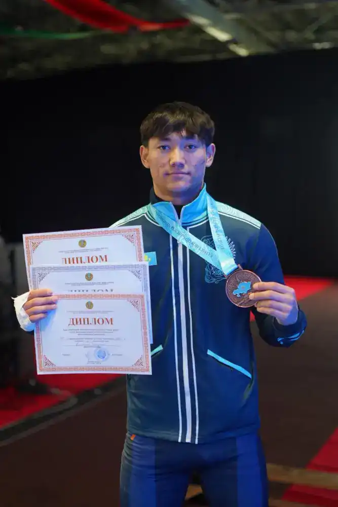 Туркестанские тяжелоатлеты завоевали 5 медалей на чемпионате РК среди молодежи до 23 лет в Шымкенте Актобе