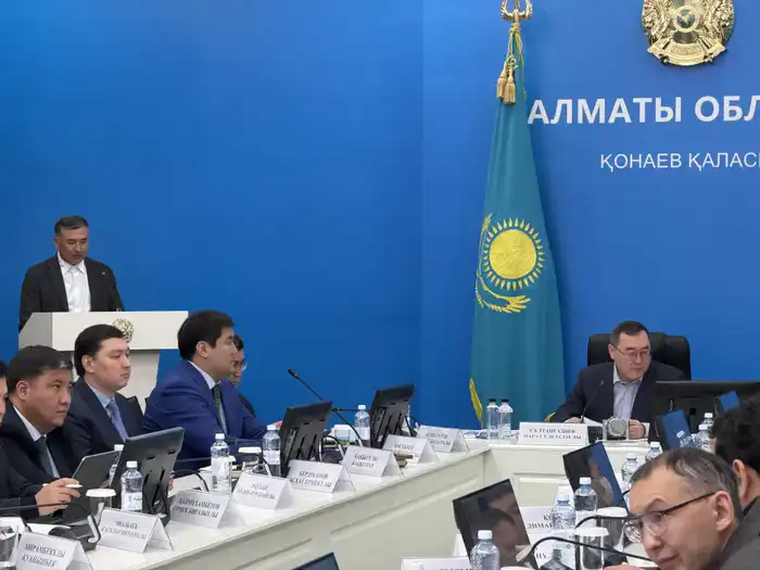 Обсуждение социально-экономических инициатив в Конаеве под контролем акима области Актобе
