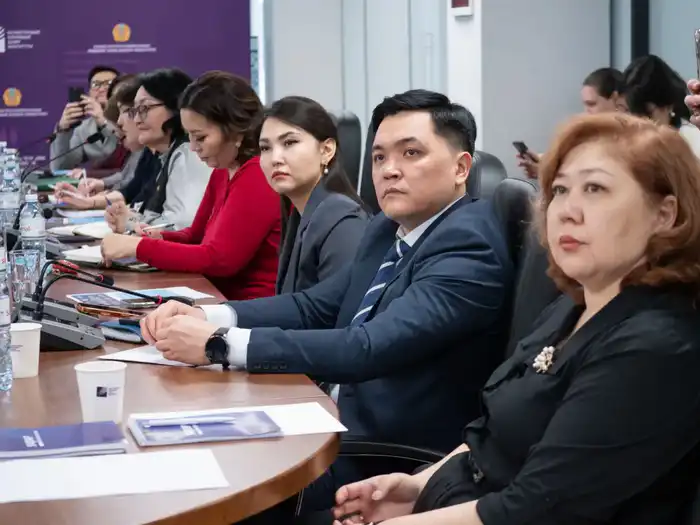 Экспертный клуб "Sarap" обсудил влияние конституционных изменений на семью в Казахстане Актобе