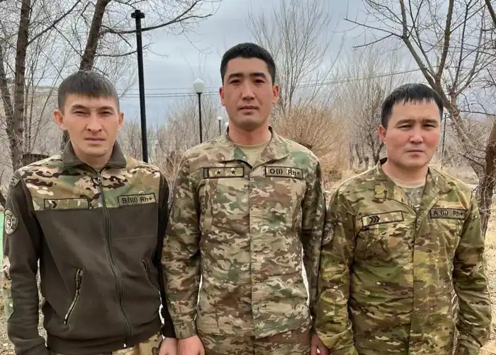 Национальная гвардия провела эвакуацию жителей во время пожара в микрорайоне Заречный Актобе