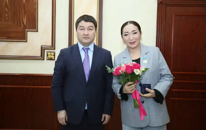 Аким Мангистауской области обсудил конституционные реформы РК с представителями культуры и СМИ (8)