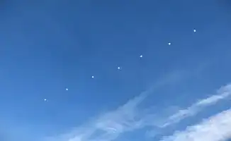 Парашютные прыжки солдат срочной службы Десантно-штурмовых войск Казахстана