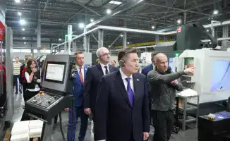 Развитие сельского хозяйства в ВКО: делегация ознакомилась с производственными процессами на заводе 'Комплекс Агро' в Барнауле