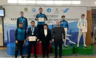 Команда Алматы одержала победу на чемпионате Казахстана по фехтованию с выдающимся результатом в 32 медали.