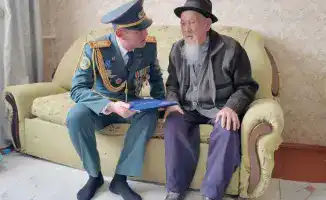 Светлый путь войны: Луговские военнослужащие поздравили 102-летнего ветерана Шалданбая Шанбаева