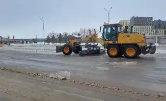 Городские службы Астаны mobilизуют тысячи рабочих для борьбы с зимними снежными осадками