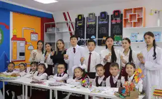 Школьники Рудного активно участвуют в сборе макулатуры в рамках акции «Таза Қазақстан»