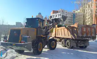 Астана под снегом: спецтехника сражается с зимней стихией!