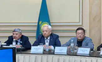 Писатели Казахстана: Конституция под пером творчества!