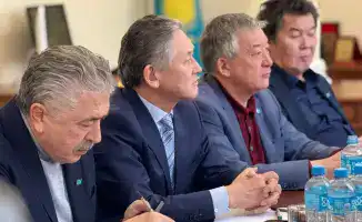 Обсуждение новой Конституции в Союзе писателей Казахстана: влияние на демократические процессы и общественное развитие