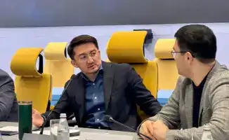 Жаслан Мадиев обсудил с представителями Starlink внедрение спутниковых технологий в Казахстане