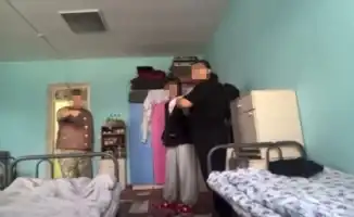 Студенток колледжа в Туркестане заставляют убирать мужские комнаты и туалеты: видео вызывает общественный резонанс