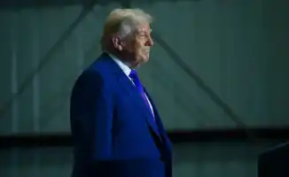 Президент США Дональд Трамп пообещал уничтожить ракетную индустрию и флот Ирана, заявив, что Соединенные Штаты нанесут удары, которые приведут к разрушению этих стратегически важных объектов.