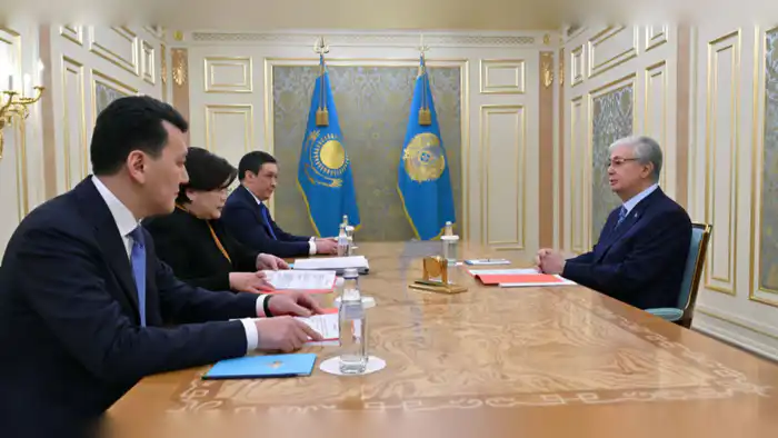 Токаев поручил анализировать предложения граждан по новой Конституции на встрече с Конституционной комиссией Актобе