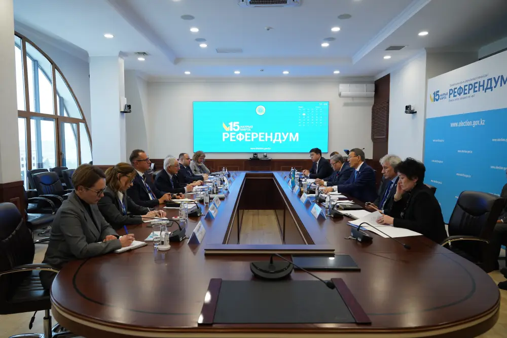 Обсуждение доступности избирательных прав на встрече в ЦКР перед республиканским референдумом Актобе