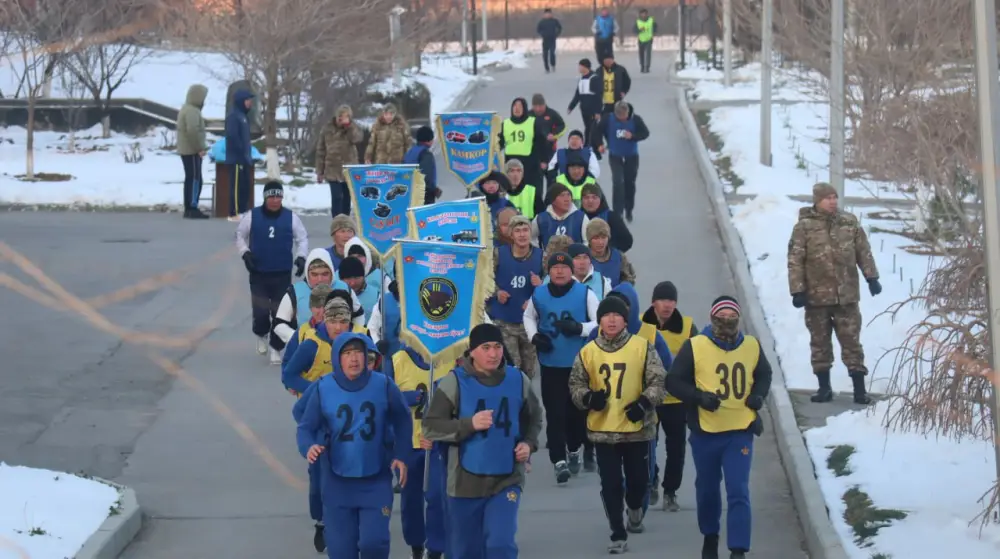 Тысячи военнослужащих Вооруженных сил приняли участие в массовом забеге в честь декады Наурызнама Актобе