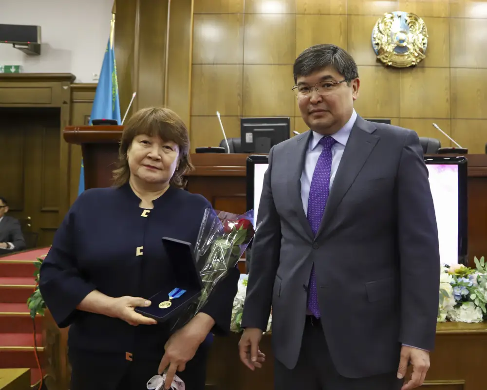 Торжество 8 Марта в Минфине РК Актобе