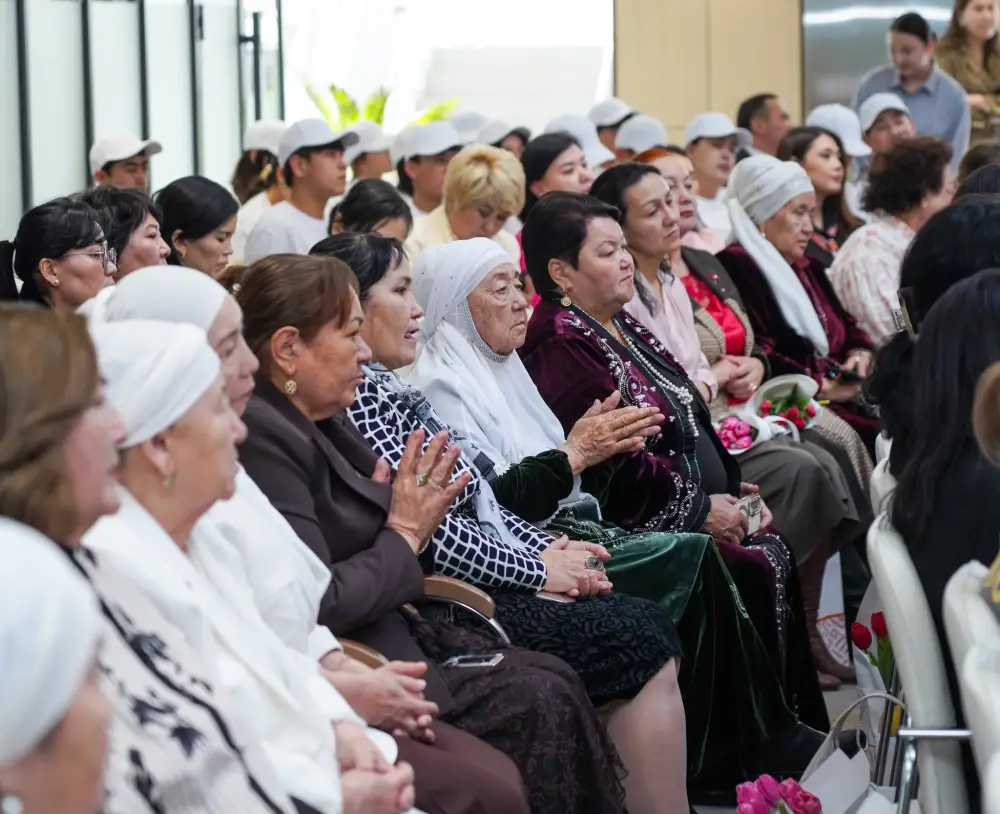 В ТУРКЕСТАНЕ ПРОШЕЛ ПРАЗДНИЧНЫЙ ВЕЧЕР "ӘЛЕМНІҢ ЖАРЫҒЫ - АНА" (3)
