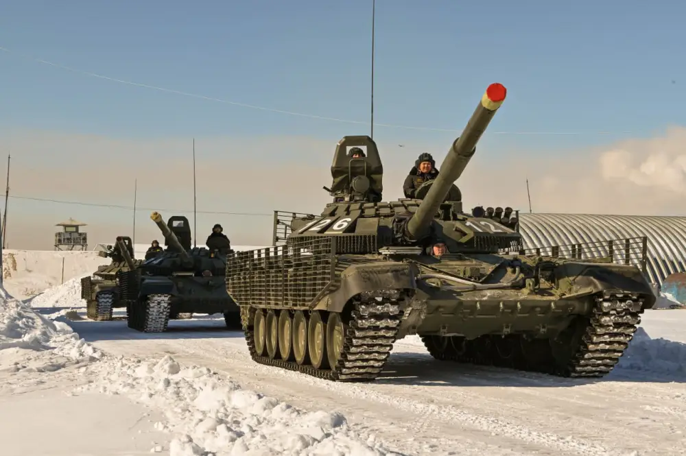 В Гвардейском гарнизоне прошли штатные стрельбы танковых подразделений (3)