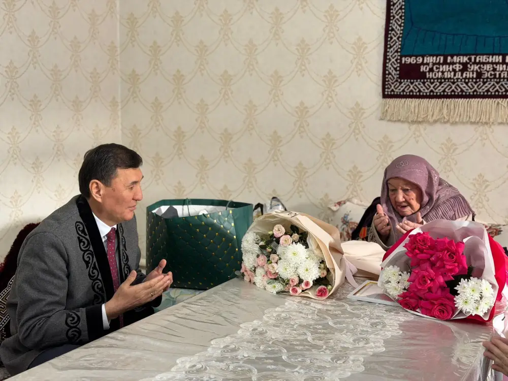 Поздравление ветерана педагогического труда Гульсин Ибрагимовой с 101-летием в Туркестане Актобе