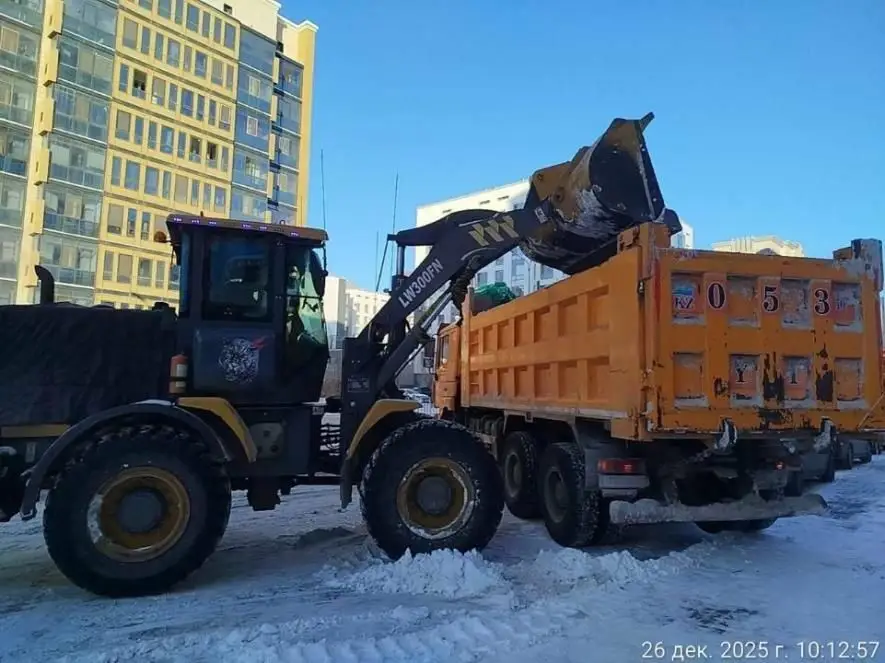 В Астане mobilized nearly 1800 units of specialized equipment for snow removal operations Актобе