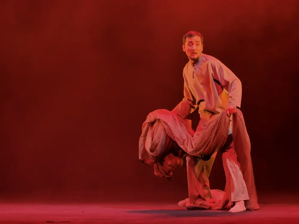 Премьера спектакля «Шолпанның күнәсі» в театре имени Калибека Куанышбаева: исследование человеческих тайн и нравственного выбора Актобе