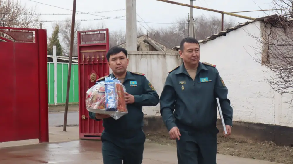 ВОЕННОСЛУЖАЩИЕ ТУРКЕСТАНСКОЙ ОБЛАСТИ ПОЗДРАВИЛИ ВЕТЕРАНА ВОВ С ДНЕМ БЛАГОДАРНОСТИ Актобе