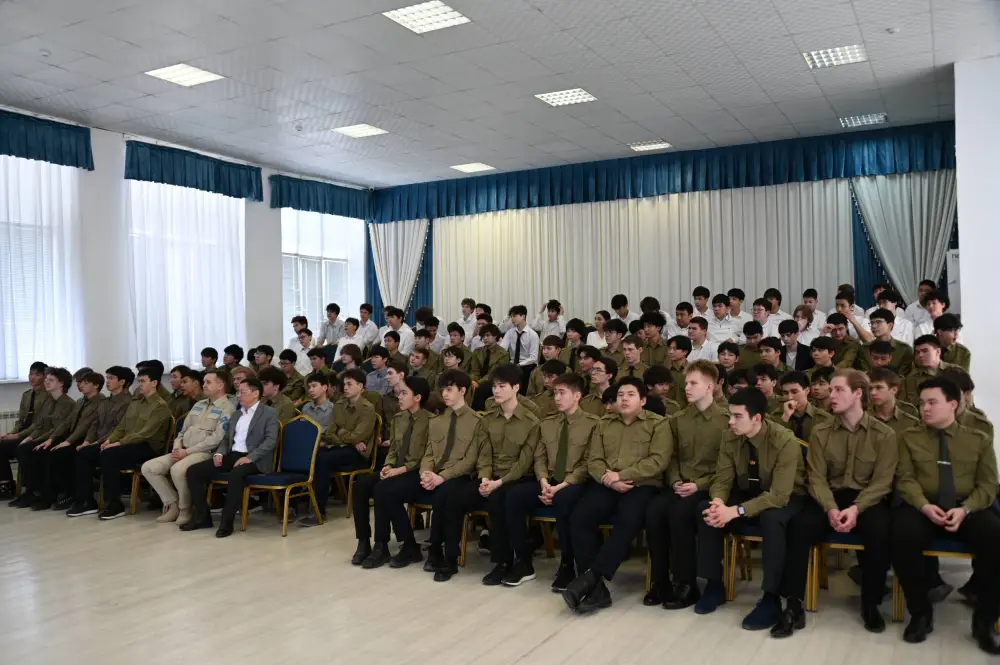 Встречи Министерства обороны с молодежью Мангистау о военной службе и учебных заведениях Актобе